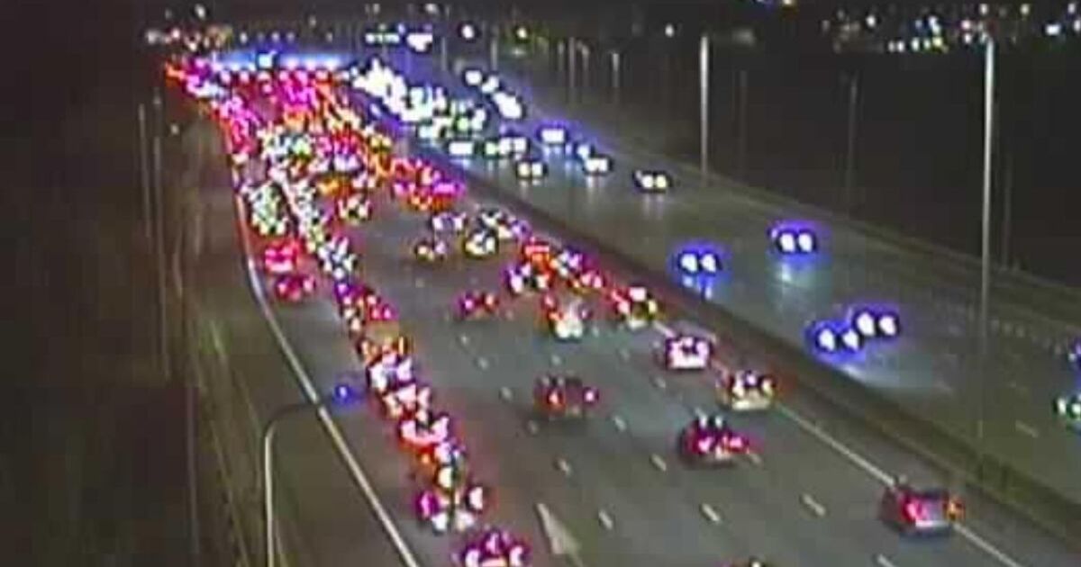 M1 traffic LIVE: All cars stopped near Luton Airport as huge crash sparks delays | UK | News