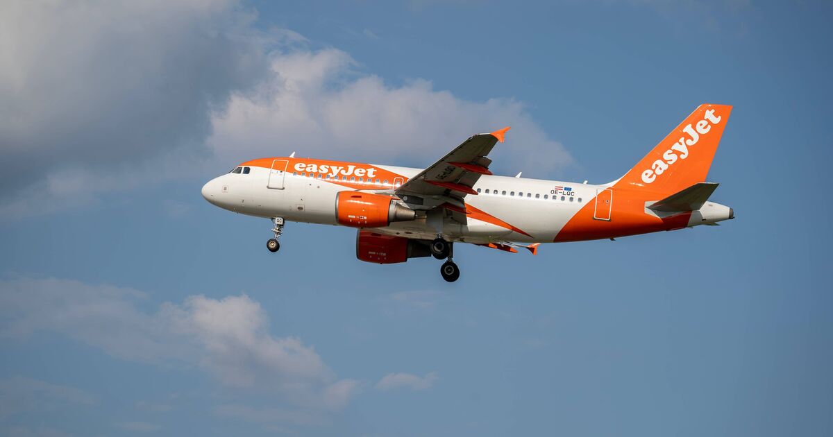 EasyJet flight declares mid-air emergency as paramedics rush to meet plane | UK | News