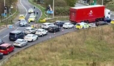 M6 traffic LIVE: Motorway closed after 'serious' crash involving pedestrian in Cheshire | UK | News