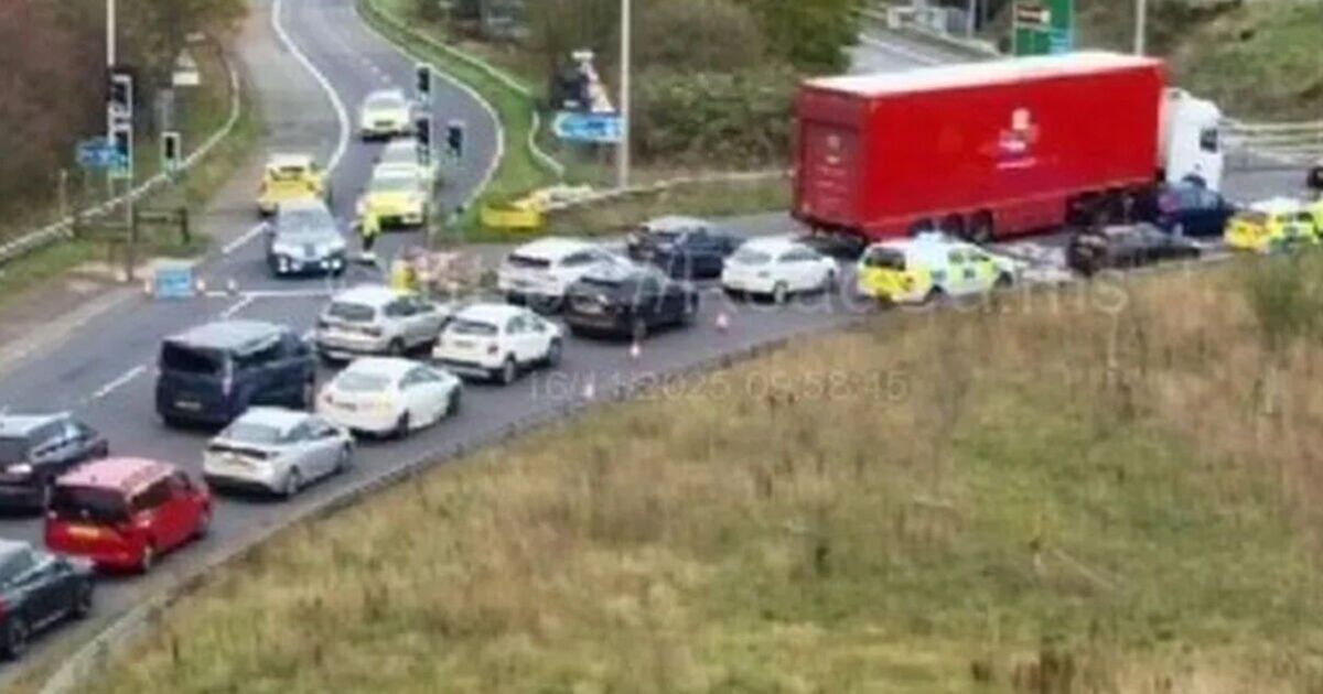 M6 traffic LIVE: Motorway closed after 'serious' crash involving pedestrian in Cheshire | UK | News