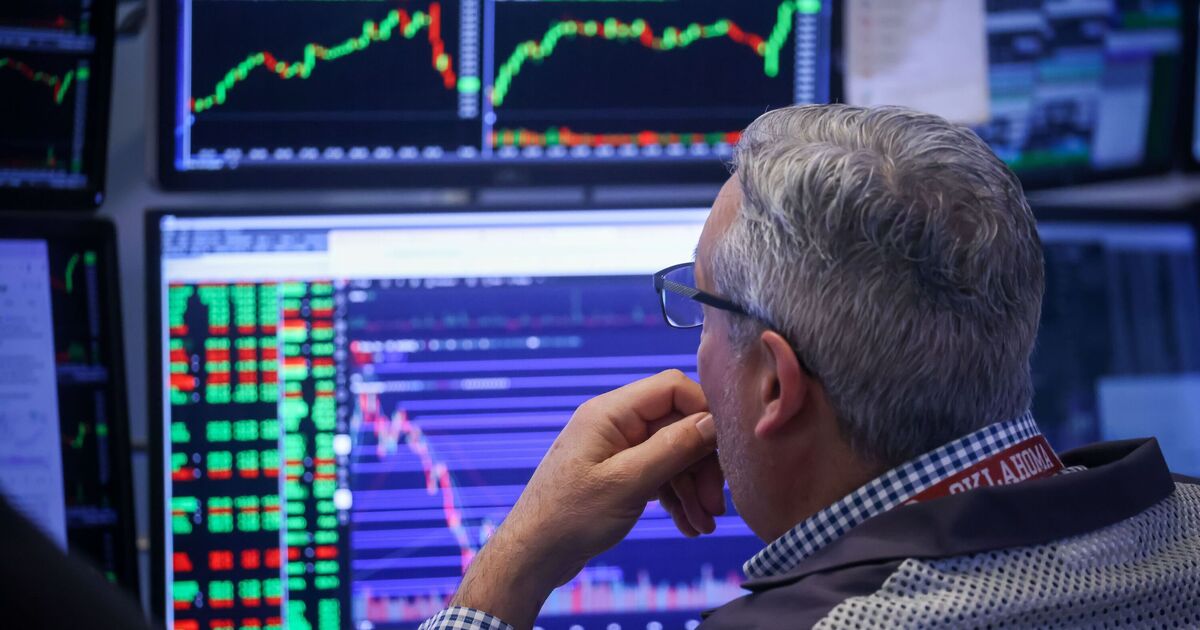 Stock markets LIVE: S&P 500 facing 'correction' as FTSE 100, Nikkei and Bitcoin plummet - Daily Express