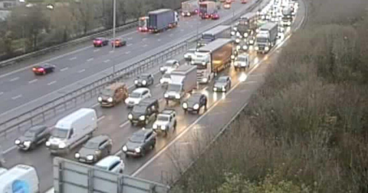 M25 traffic LIVE: Crash sparks huge delays | UK | News