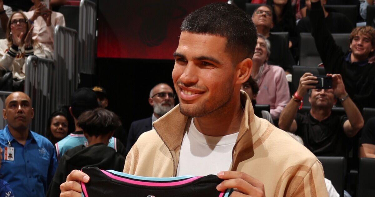 Carlos Alcaraz changes hairstyle again after Emma Raducanu debuts stunning look | Tennis | Sport