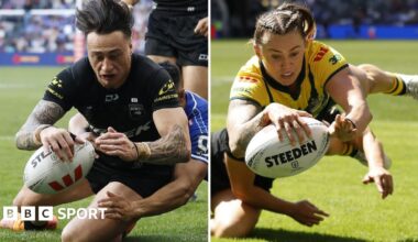 Charnze Nicoll-Klokstad and Julia Robinson score tries