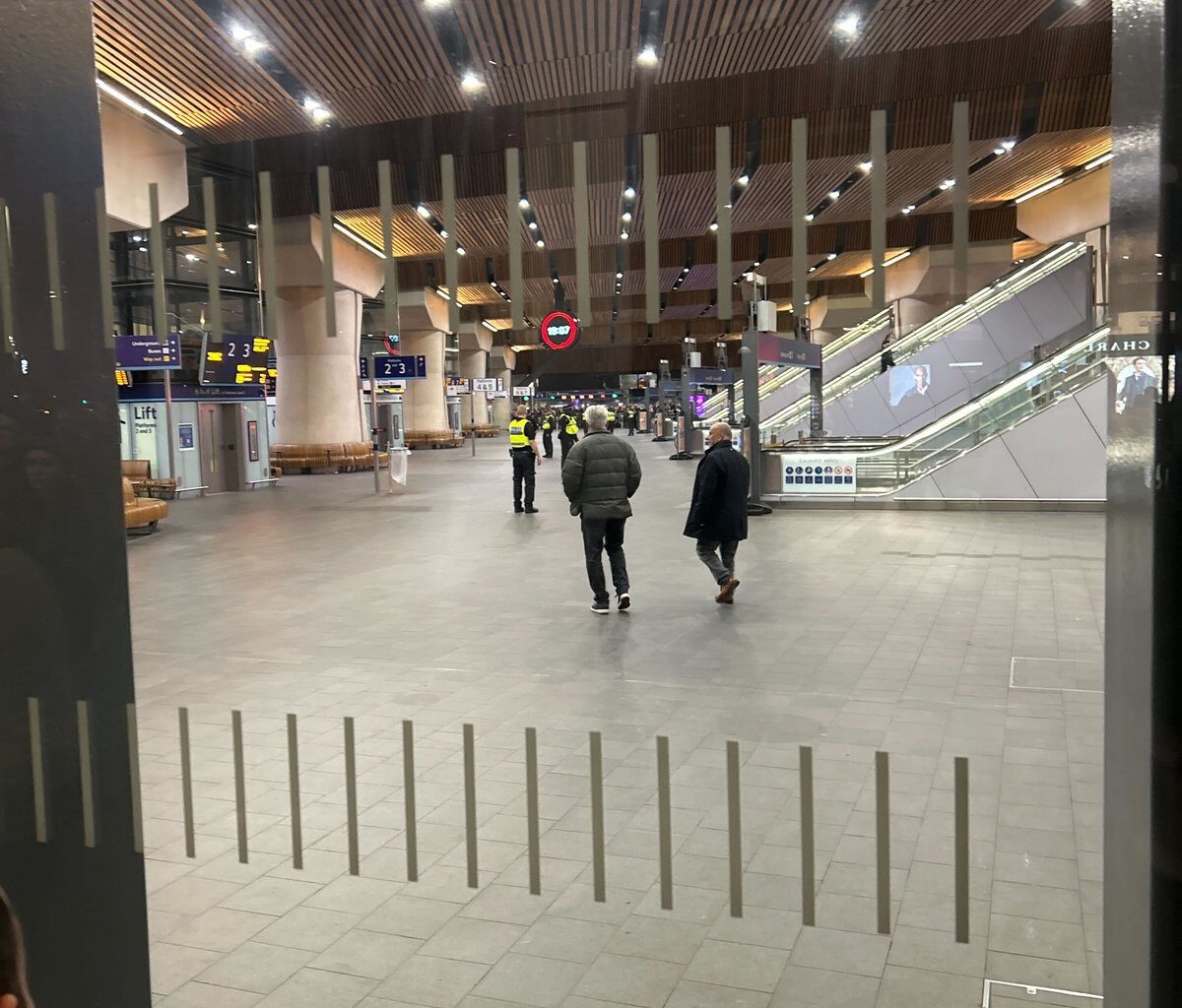 London Bridge station evacuated due to 'police incident'