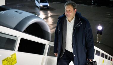 Vice Chancellor Klingbeil heads to China – DW – 11/17/2025