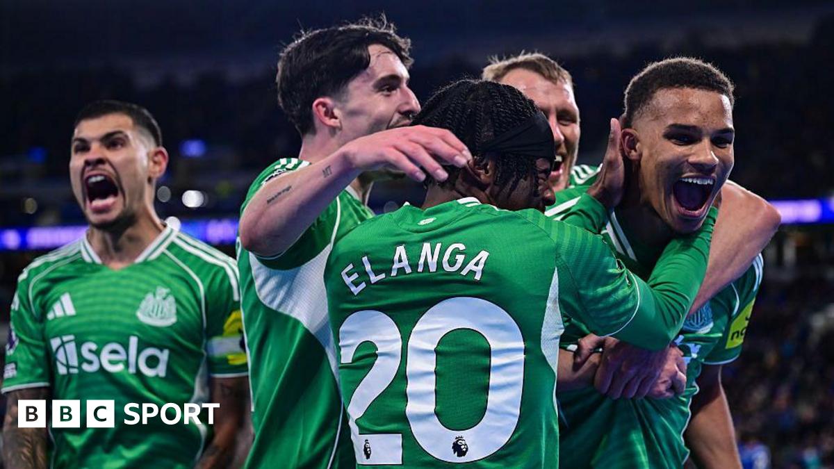 Malick Thiaw celebrates with his Newcastle United team-mates after scoring his second goal against Everton at the Hill Dickinson Stadium on 29 November, 2025