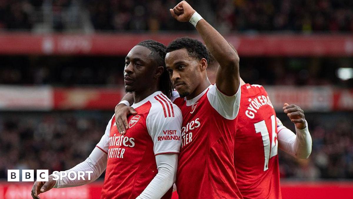 Arsenal players celebrating a goal against Crystal Palace