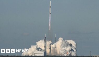 Blue Origin sends satellites to Mars in historic launch