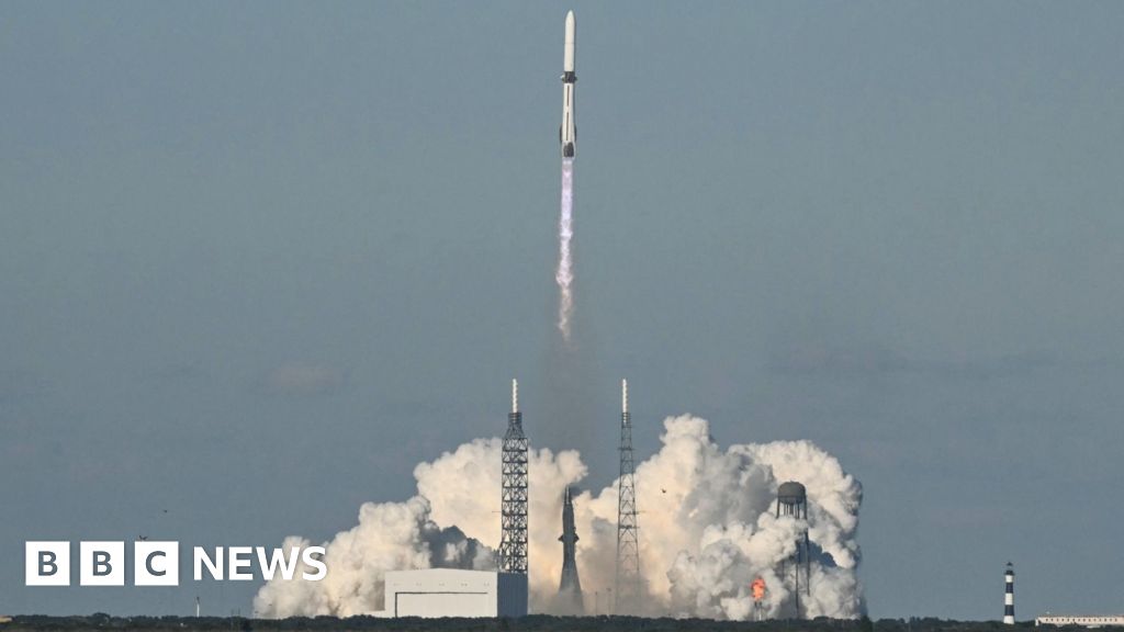 Blue Origin sends satellites to Mars in historic launch