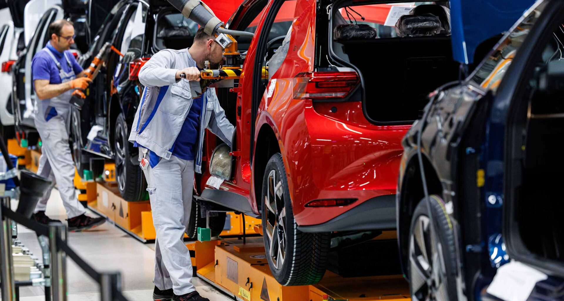 Climate plans out as rightwing MEPs vote to slash EU sustainability rules