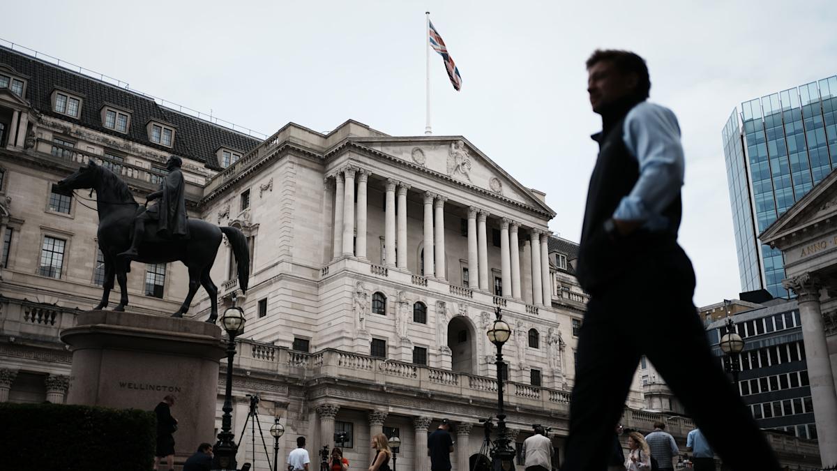 UK interest rates set to stay at 4%, but policymakers ‘deeply divided’