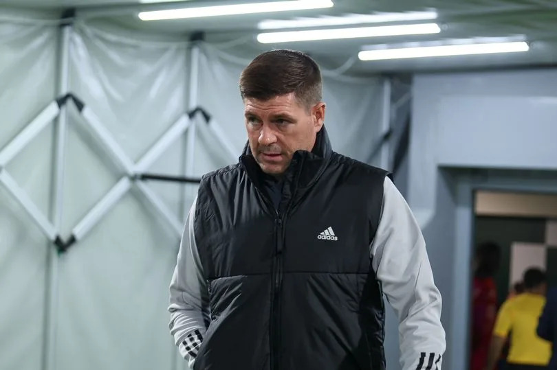 Steven Gerrard coach of Al Ettifaq looks on prior the Saudi Pro League match between Al Ettifaq and Al Ahli at Al Ettifaq Club Stadium on January 20, 2025 in Dammam, Saudi Arabia