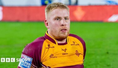 Oliver Wilson in action for Huddersfield Giants during the 2025 season