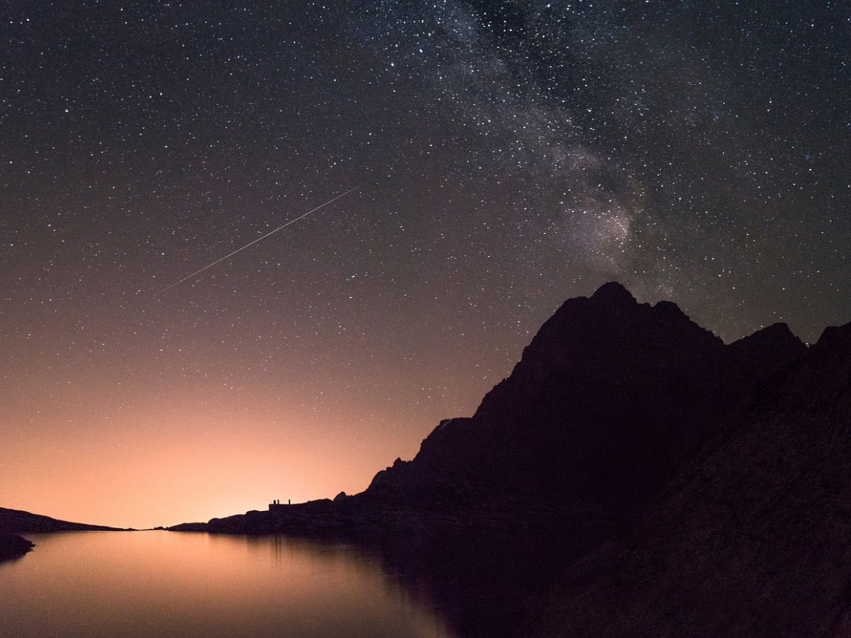 A meteor shower is visible in the sky in November, and the show can be spectacular