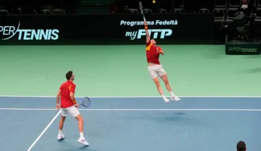 Spain beat Czech Republic to reach Davis Cup semis