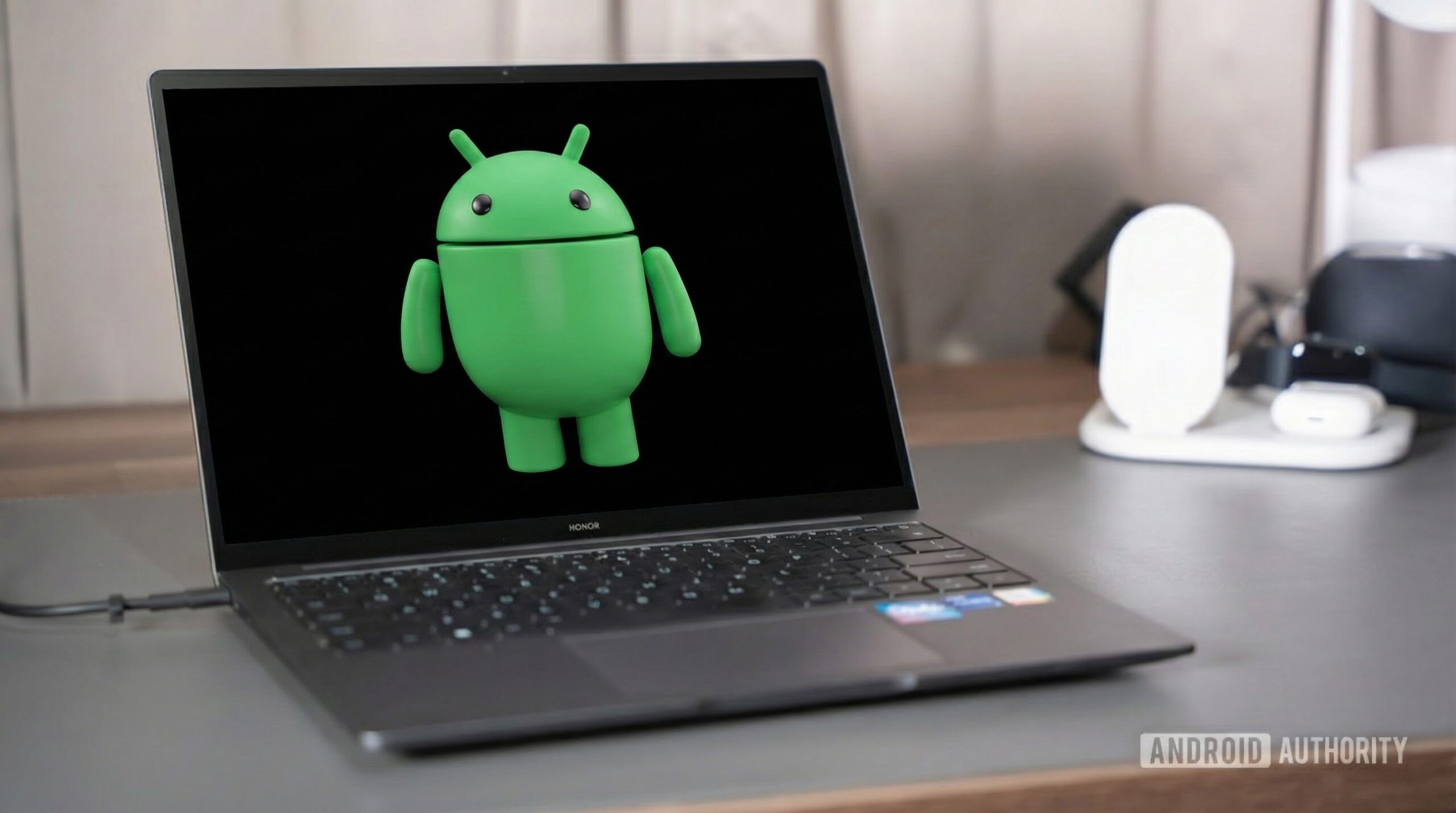 Android Bot on laptop screen Android Bot on laptop screen