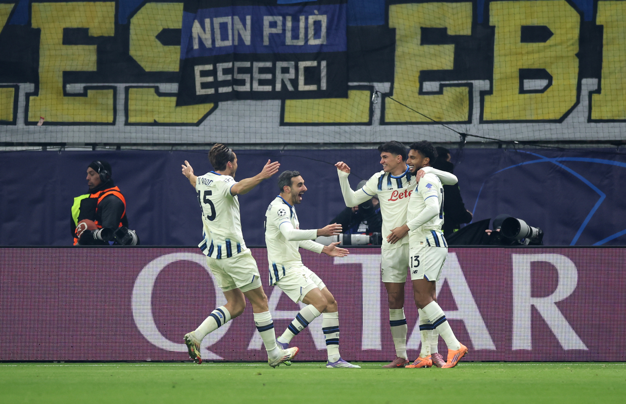 FRANKFURT AM MAIN, GERMANY - NOVEMBER 26: Ederson of Atalanta BC celebrates scoring his team's second goal with teammates during the UEFA Champions League 2025/26 League Phase MD5 match between Eintracht Frankfurt and Atalanta BC at Frankfurt Stadion on November 26, 2025 in Frankfurt am Main, Germany. (Photo by Alex Grimm/Getty Images)