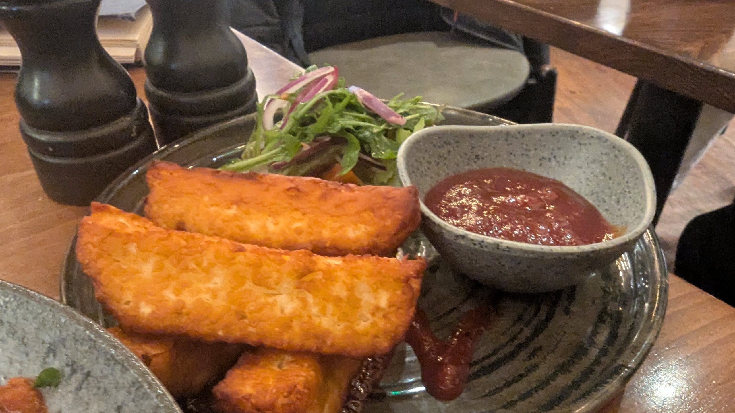Halloumi fries