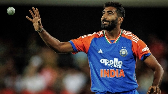 India's Jasprit Bumrah prepares to bowl during the fourth Twenty20 international cricket match between Australia and India at the Carrara Stadium in Gold Coast on November 6, 2025. (Photo by Patrick HAMILTON / AFP) / -- IMAGE RESTRICTED TO EDITORIAL USE - STRICTLY NO COMMERCIAL USE --(AFP)