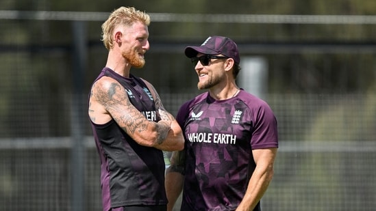 Ben Stokes talks to Brendon McCullum during a practice session at Perth Stadium in Perth.(AFP)