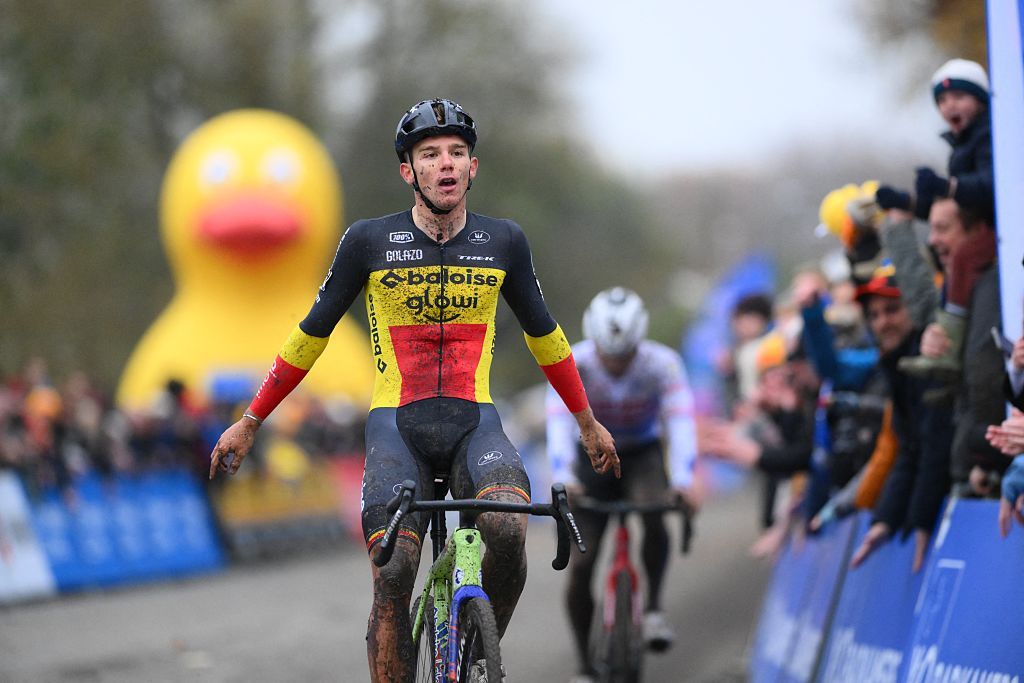 Belgian Thibau Nys celebrates as he crosses the finish line to win the men elite race of the &#039;Flandriencross&#039; cyclocross cycling event, stage 3/8 in the &#039;X20 Badkamers Trofee&#039; competition, Sunday 16 November 2025 in Hamme.BELGA PHOTO DAVID PINTENS (Photo by DAVID PINTENS / BELGA MAG / Belga via AFP)
