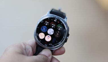 Two ways to view and change watch faces on a Galaxy Watch