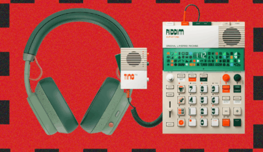 Gear News of the Week: Fairphone Lands in the US, and WhatsApp Is Finally on the Apple Watch