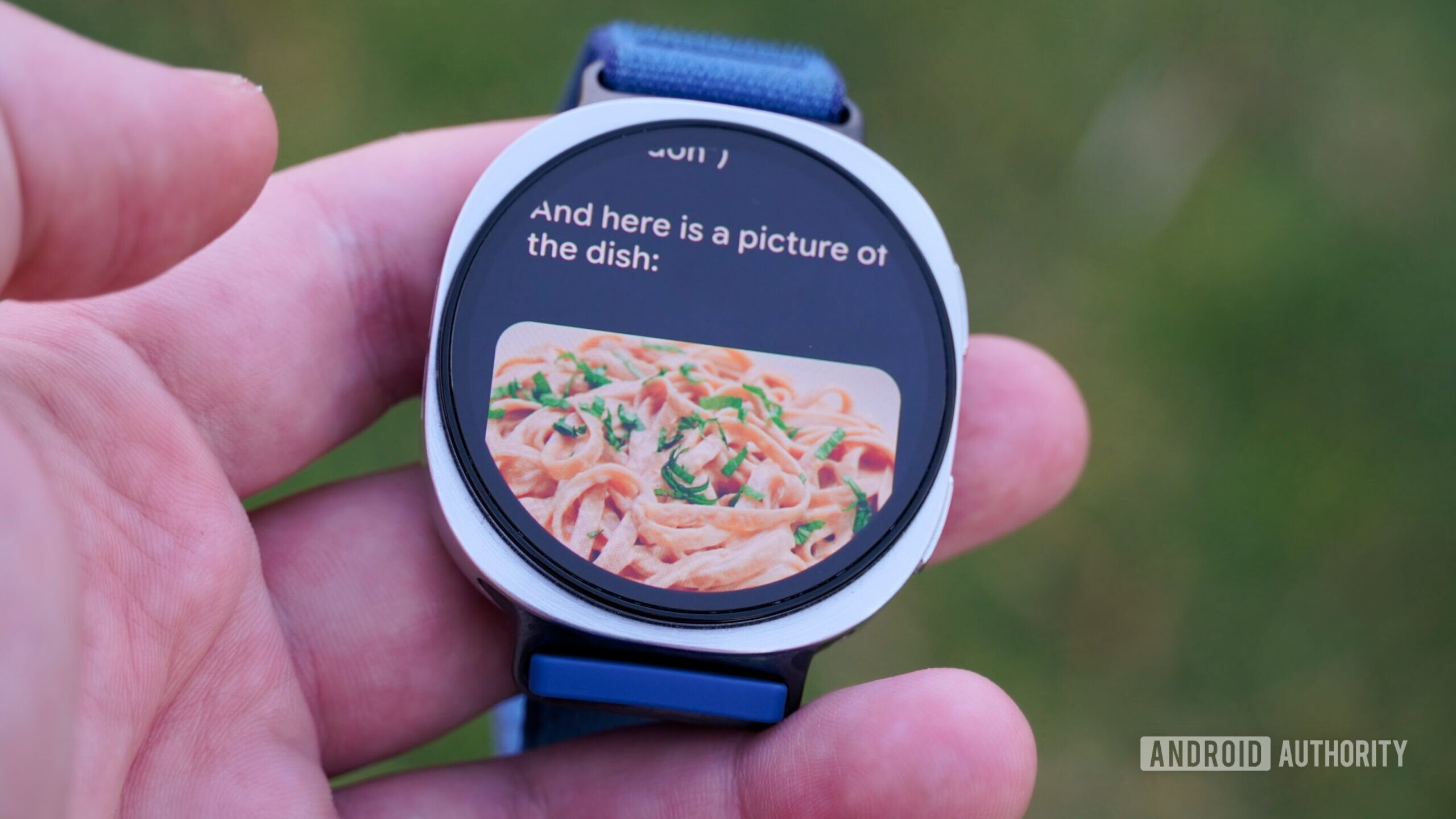Gemini showing a picture of pasta on a Galaxy Watch 8.