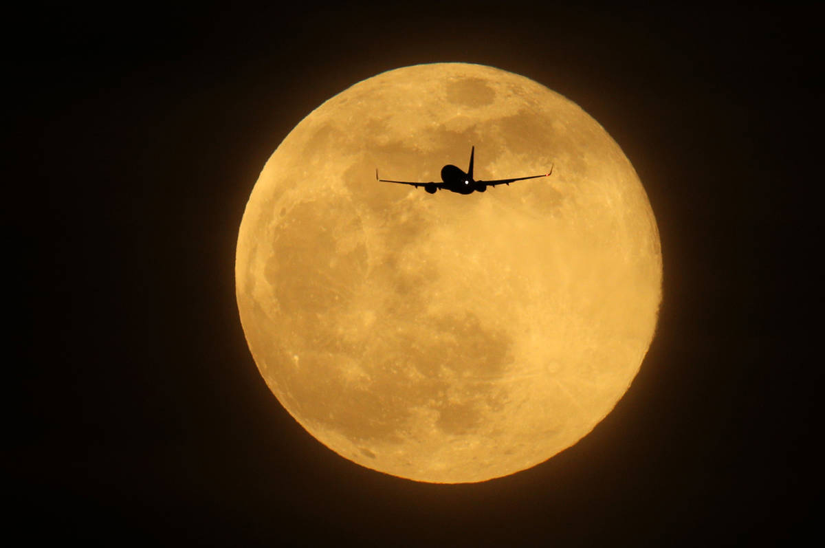 The Brightest And Largest Supermoon Of The Year Will Glow In The Sky Tomorrow Night