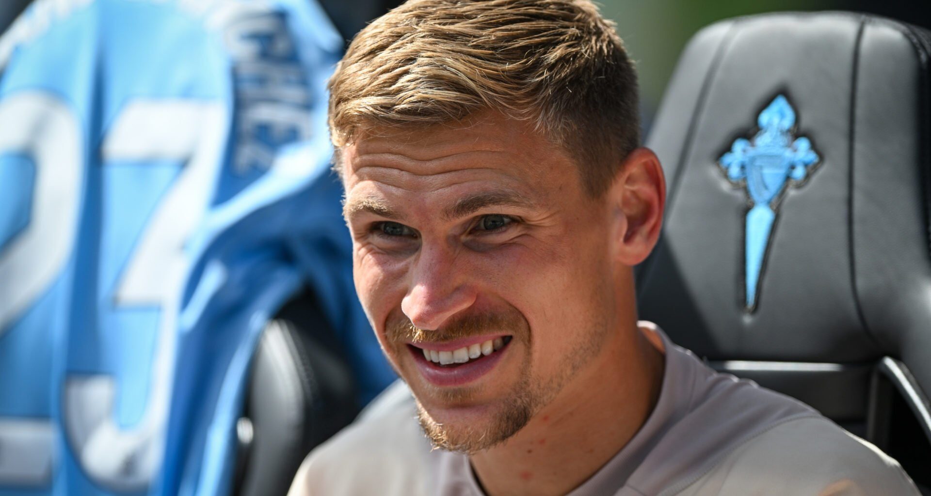 The unusual and 'mysterious' situation that has faced Celtic hero Carl Starfelt at Celta de Vigo