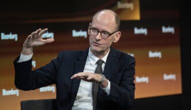 K-shaped economy can also be found in S&P 500, says Apollo, with Magnificent 7 the winners