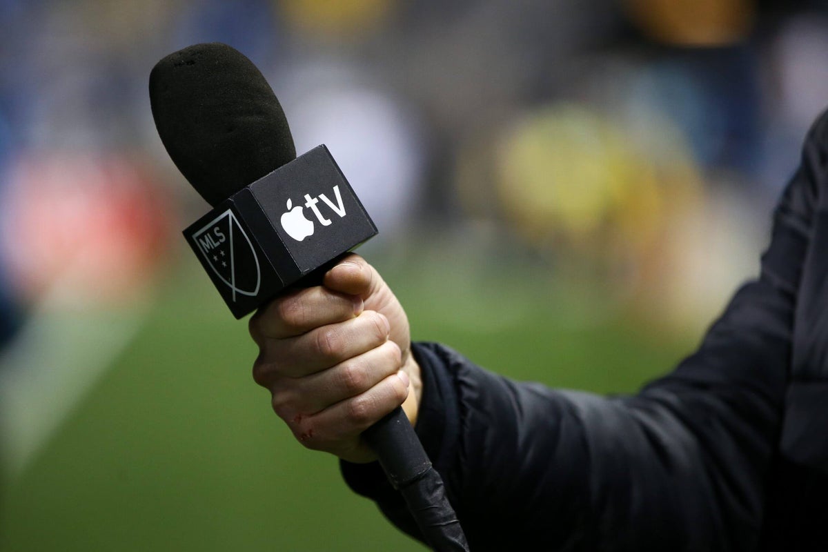 What it costs to watch football on television in the UK and the US in 2025