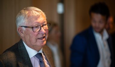 Mike Dean shares what everyone gets wrong about how Sir Alex Ferguson used to treat referees