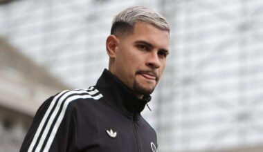 'Complete player' - Bruno Guimaraes raves about Manchester United star | Football