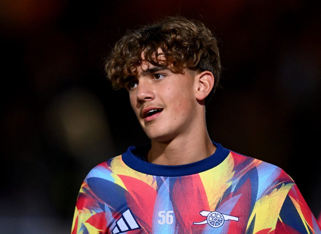 Max Dowman warming up before Port Vale vs Arsenal