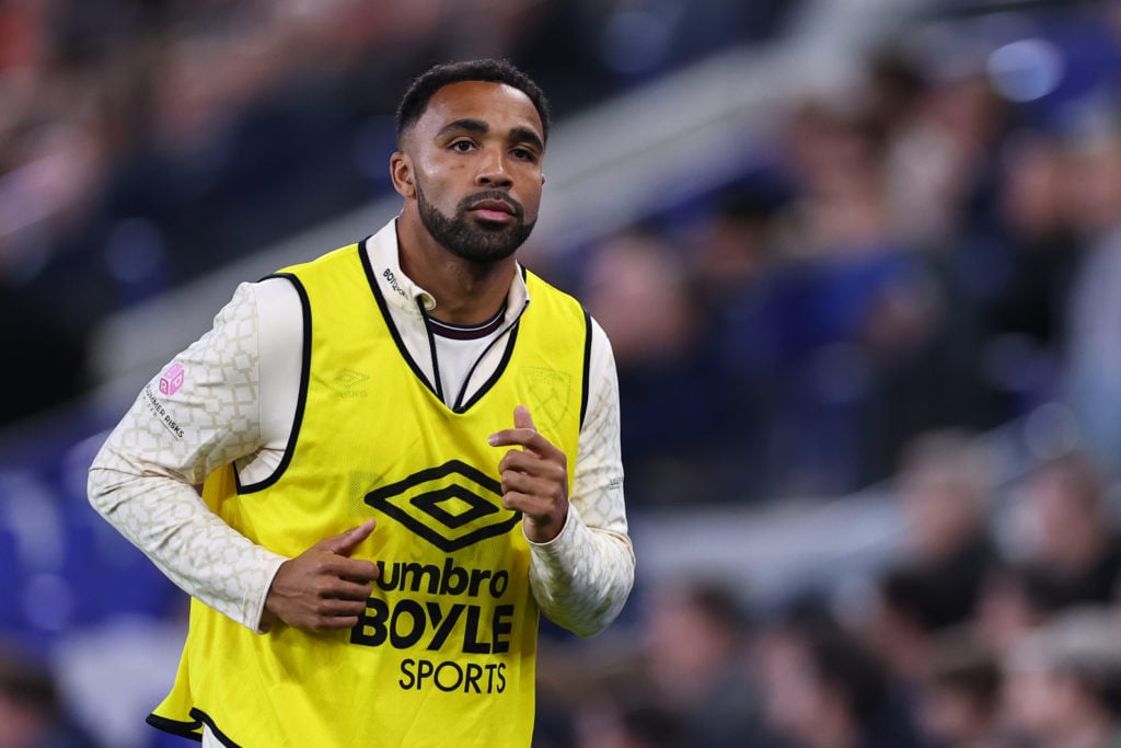 Callum Wilson warms up for West Ham United