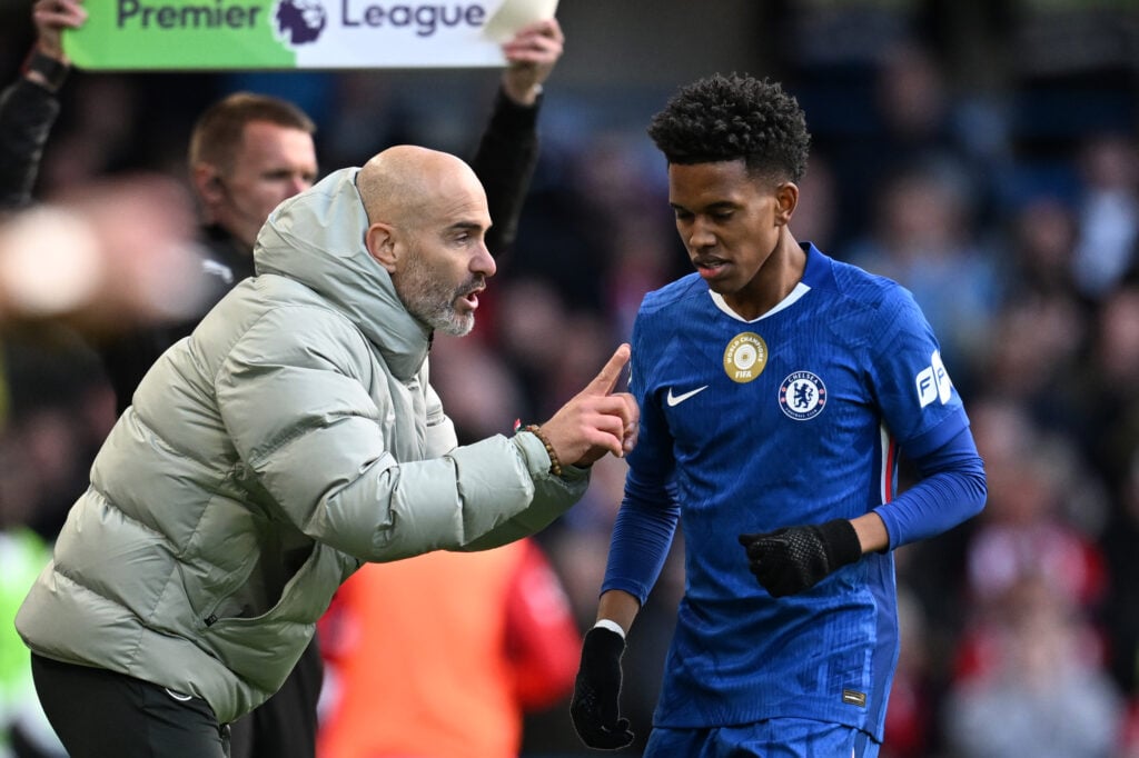 Enzo Maresca coaching Estevao Willian for Chelsea