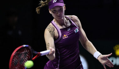Rybakina defeats Alexandrova, finishes with perfect mark in WTA Finals group play