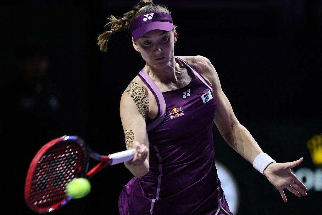 Rybakina defeats Alexandrova, finishes with perfect mark in WTA Finals group play