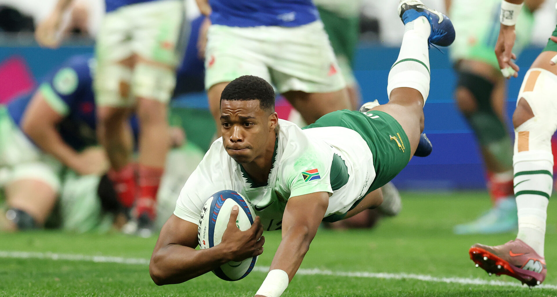 Grant Williams scores South Africa's third try during the November 2025 Test match against France.