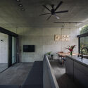 © Yoshiaki Ida INHERIT - House that Carries Forward Memory / CLAIR archi lab Co., Ltd. - Interior Photography, Kitchen, Concrete