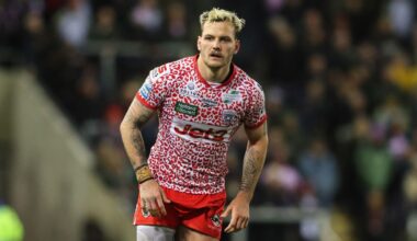 Leeds Rhinos weigh up shock transfer for Leigh Leopards star
