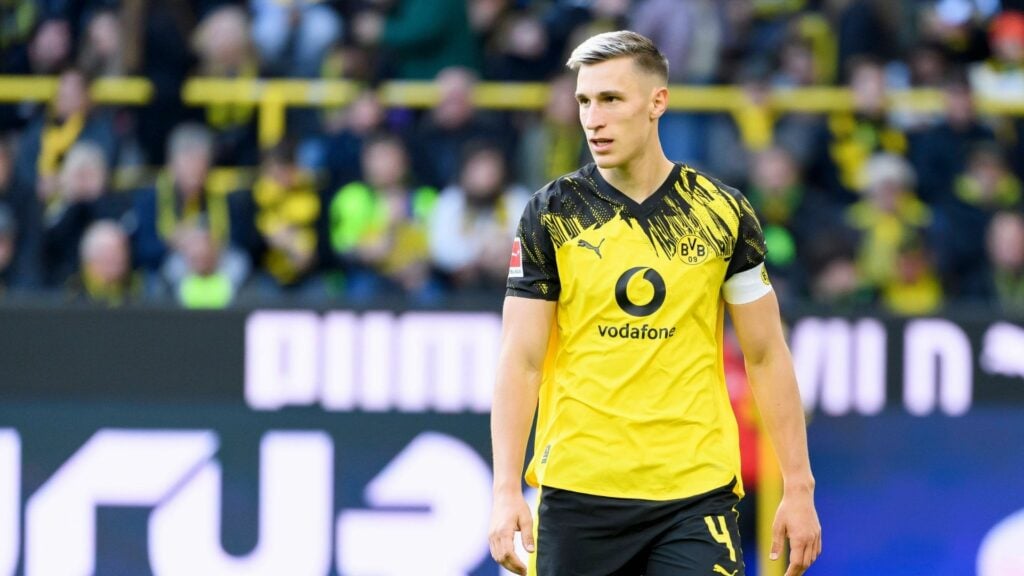 Nico Schlotterbeck in action for Borussia Dortmund