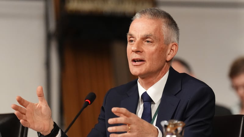 Donald Trump tells BBC to apologise by Friday or face billion-dollar lawsuit