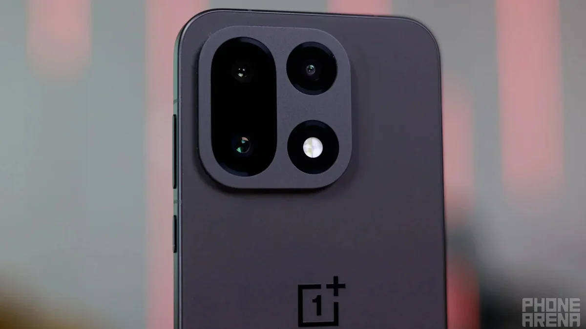 OnePlus 15 teardown: see what makes this the phone with the best battery we've ever tested