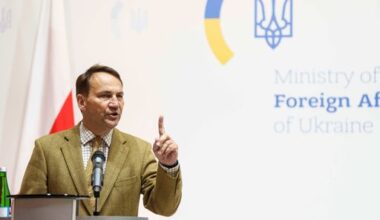 Poland warns of 'risky secret US-Russia deal' over Ukraine