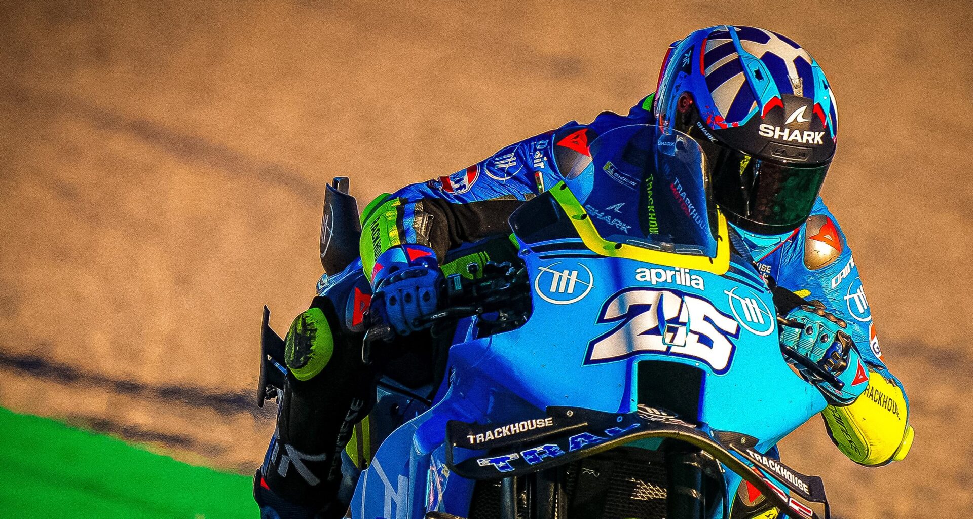 Fernandez and Bezzecchi put Aprilia on top, Yamaha go full V4 in Valencia