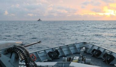 Two Russian ships caught by Royal Navy sailing the English Channel | News UK