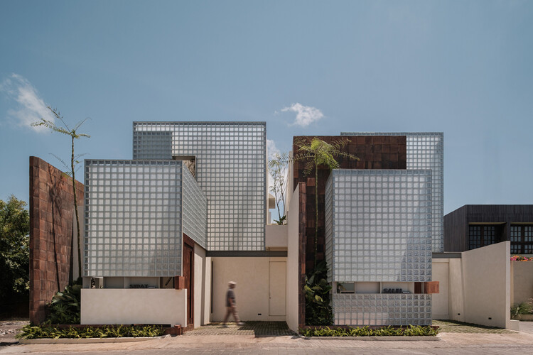 Villa Sipat & Sauh / Arkana Architects - Image 1 of 31